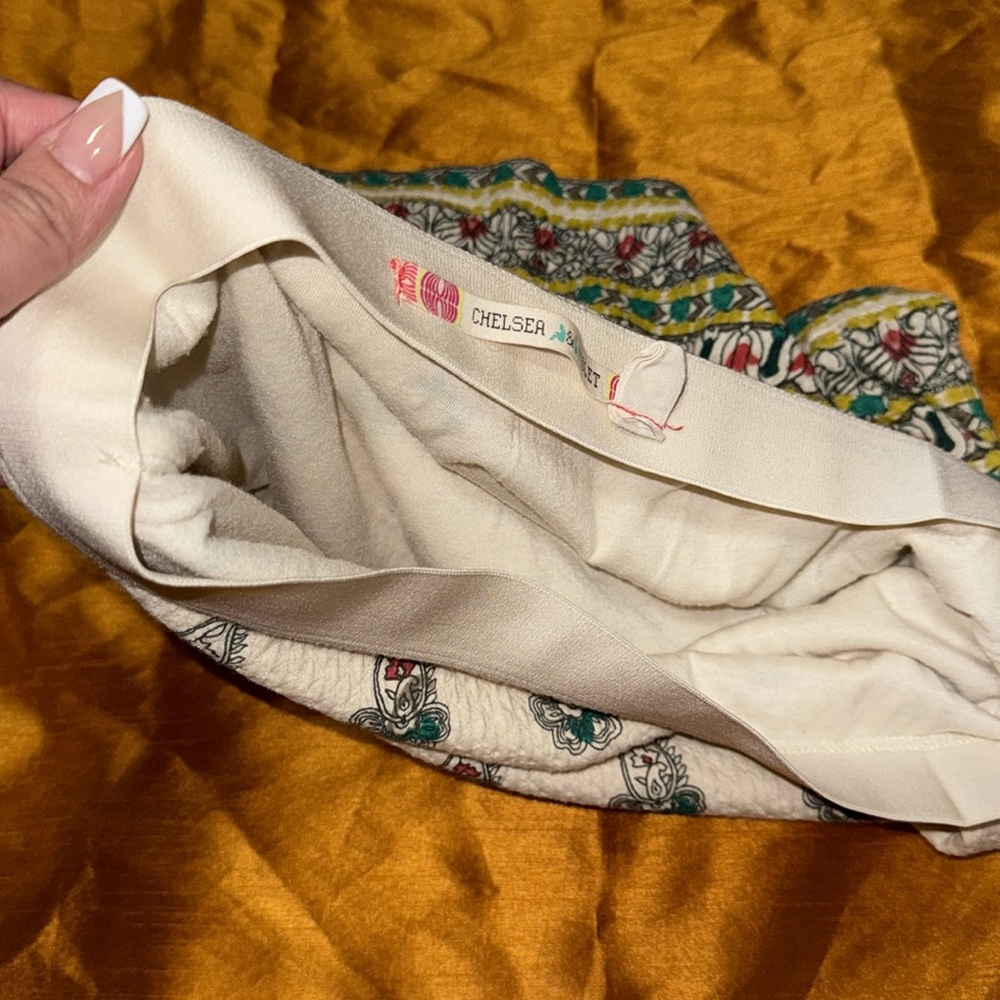 Paisley Print Cream Skirt - Picture 5 of 8